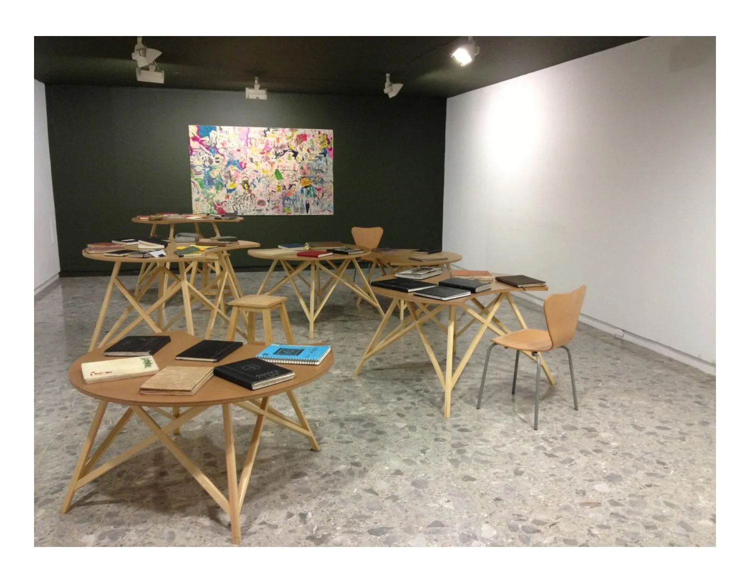 Vista de la exposición "Materia Sensible" en Gabinete Gráfico Museo Arte Carrillo Gil. Curada por Caroline Motenat.